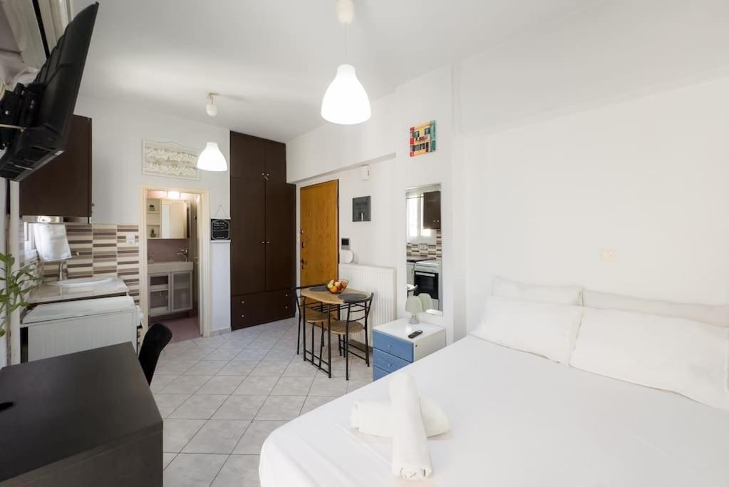 Apartamento Pagrati Cozy Retreat Atenas Exterior foto